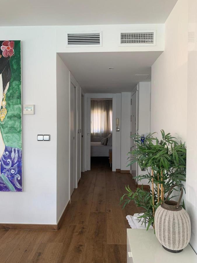 Deluxe Two-Bedroom Apartment