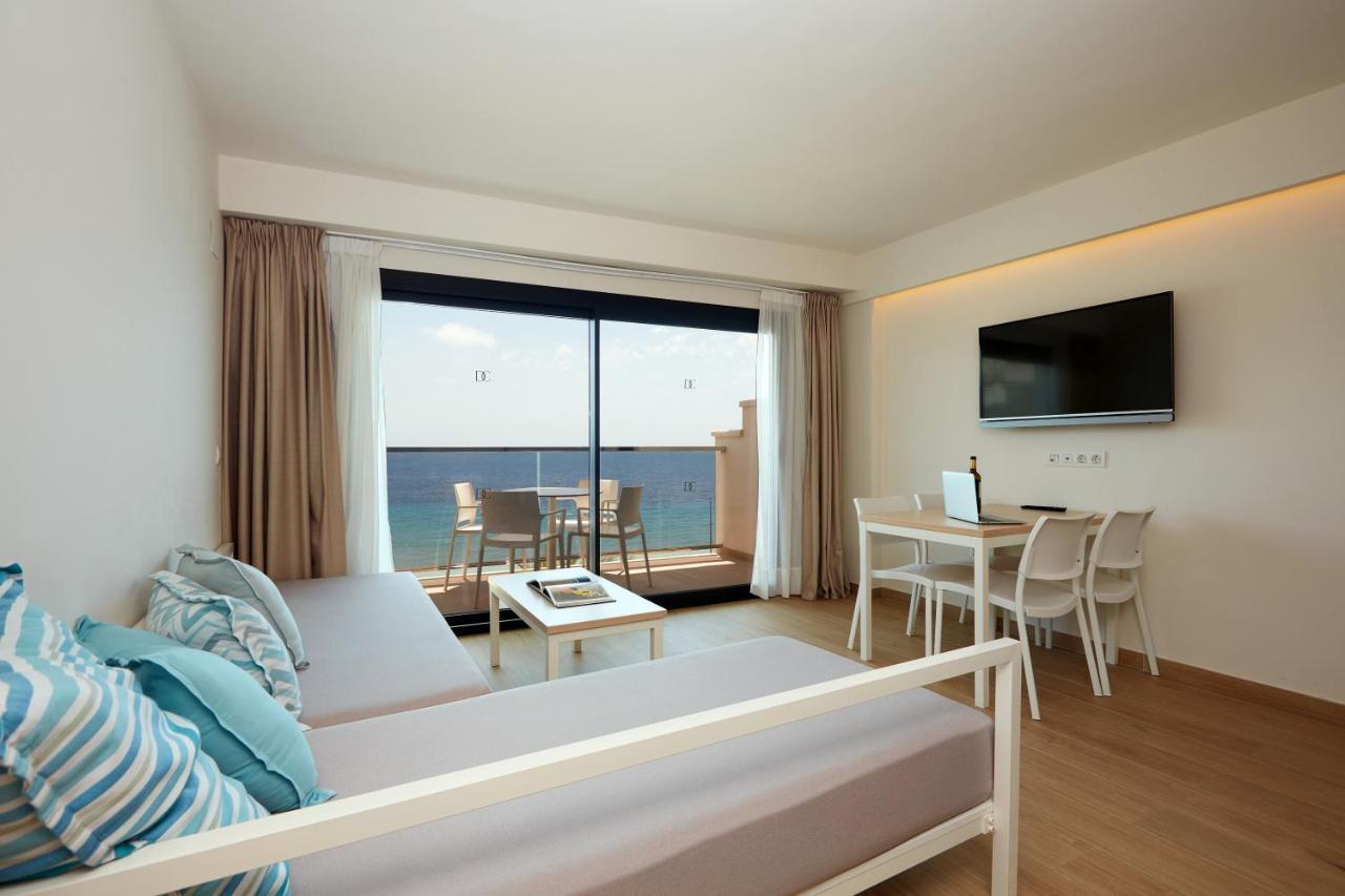 One-Bedroom Apartment Sea View