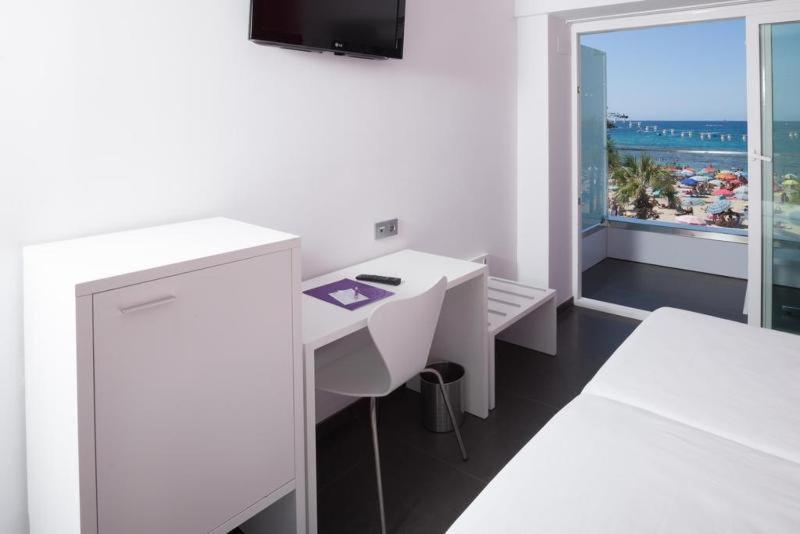Double or Twin Room Frontal Sea View Terrace 1 2 beds