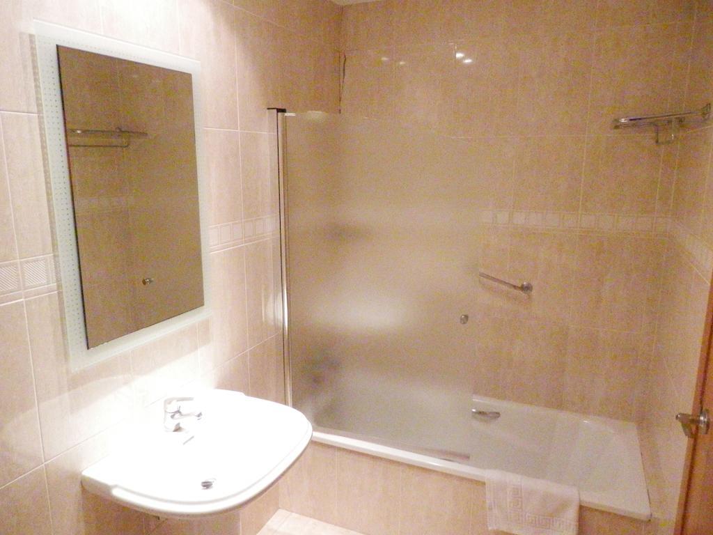 One-Bedroom Apartment,120416154:JPEG