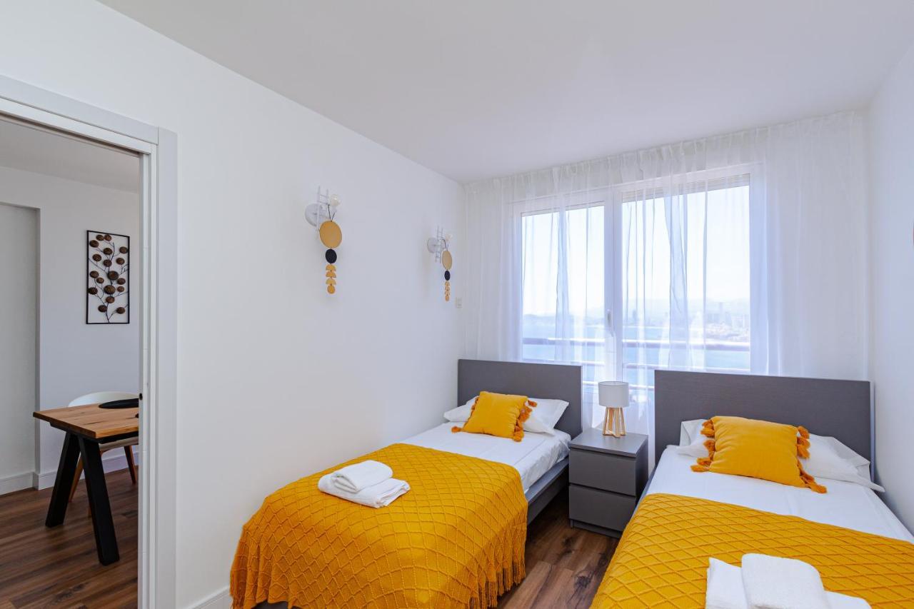Two-Bedroom Apartment Sea View