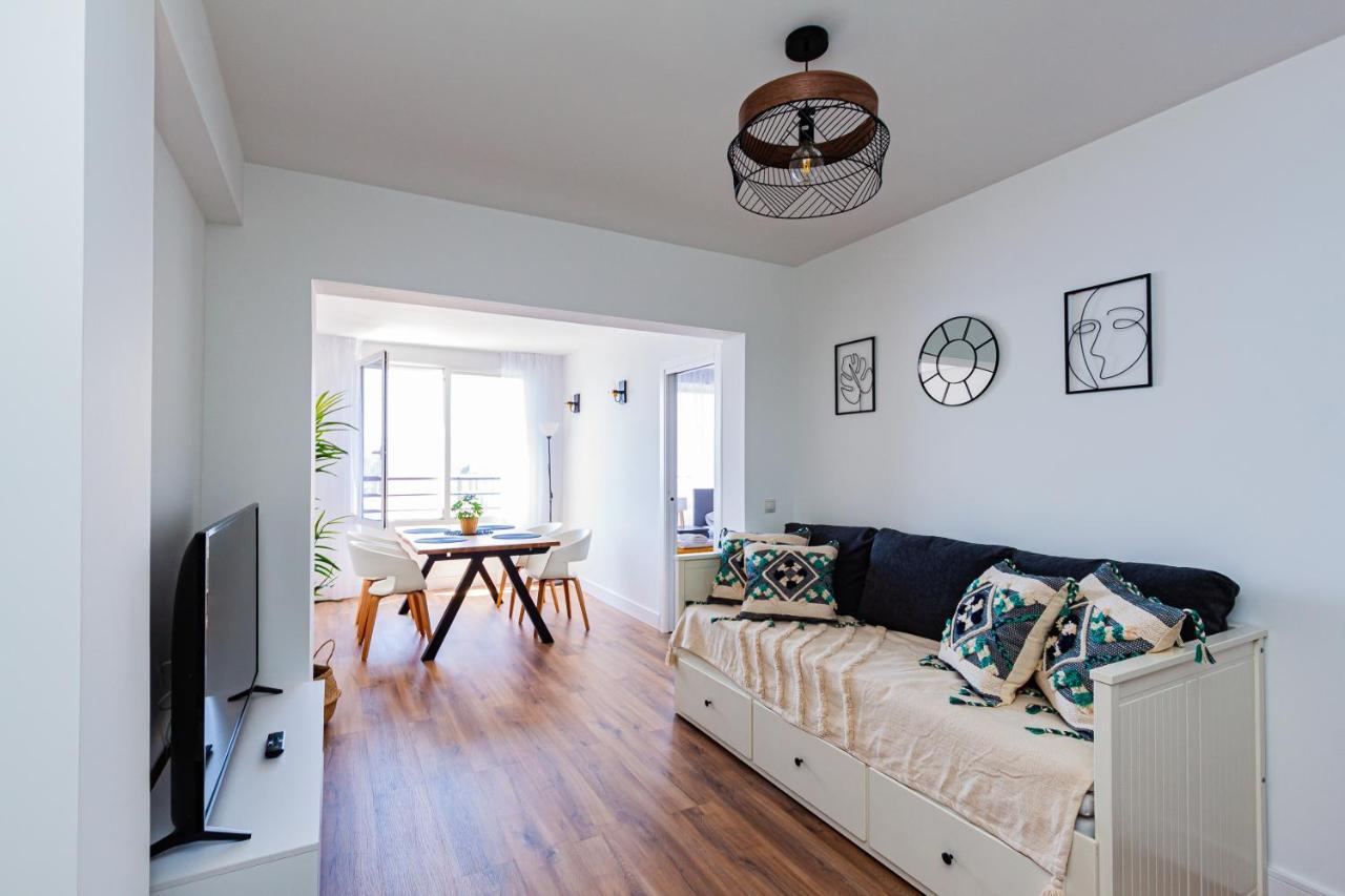 Two-Bedroom Apartment Sea View