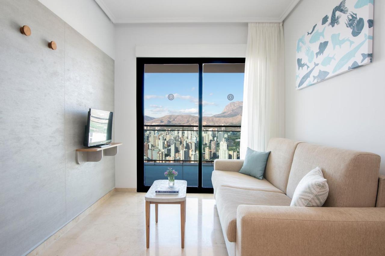 One-Bedroom Apartment Panoramic View