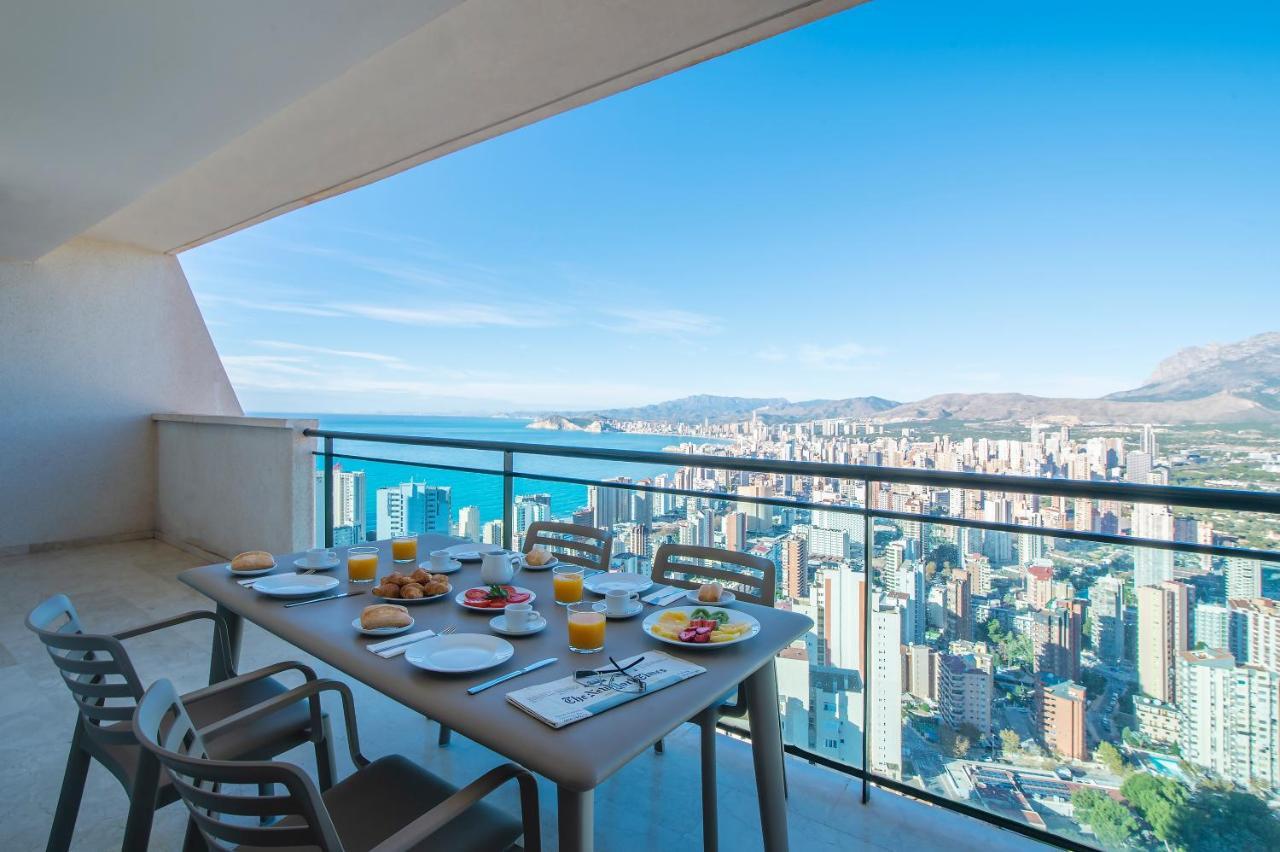 One-Bedroom Apartment Panoramic View