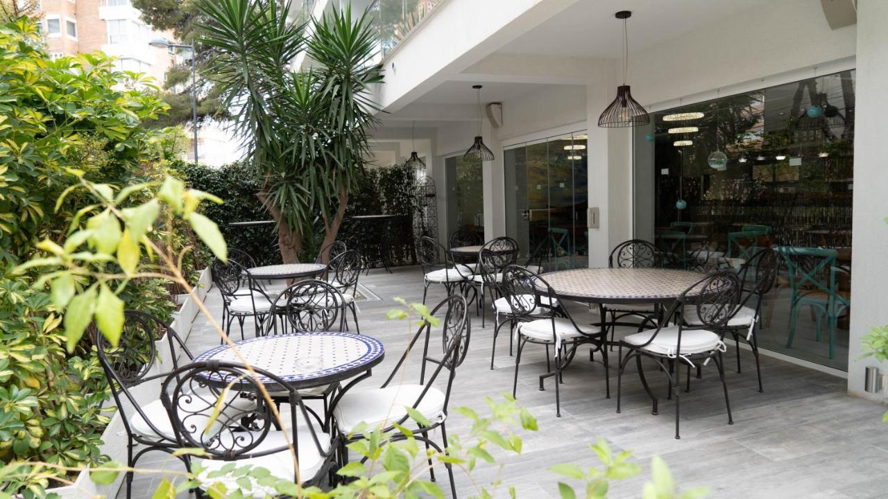 One Bedroom apartment one large or two single beds