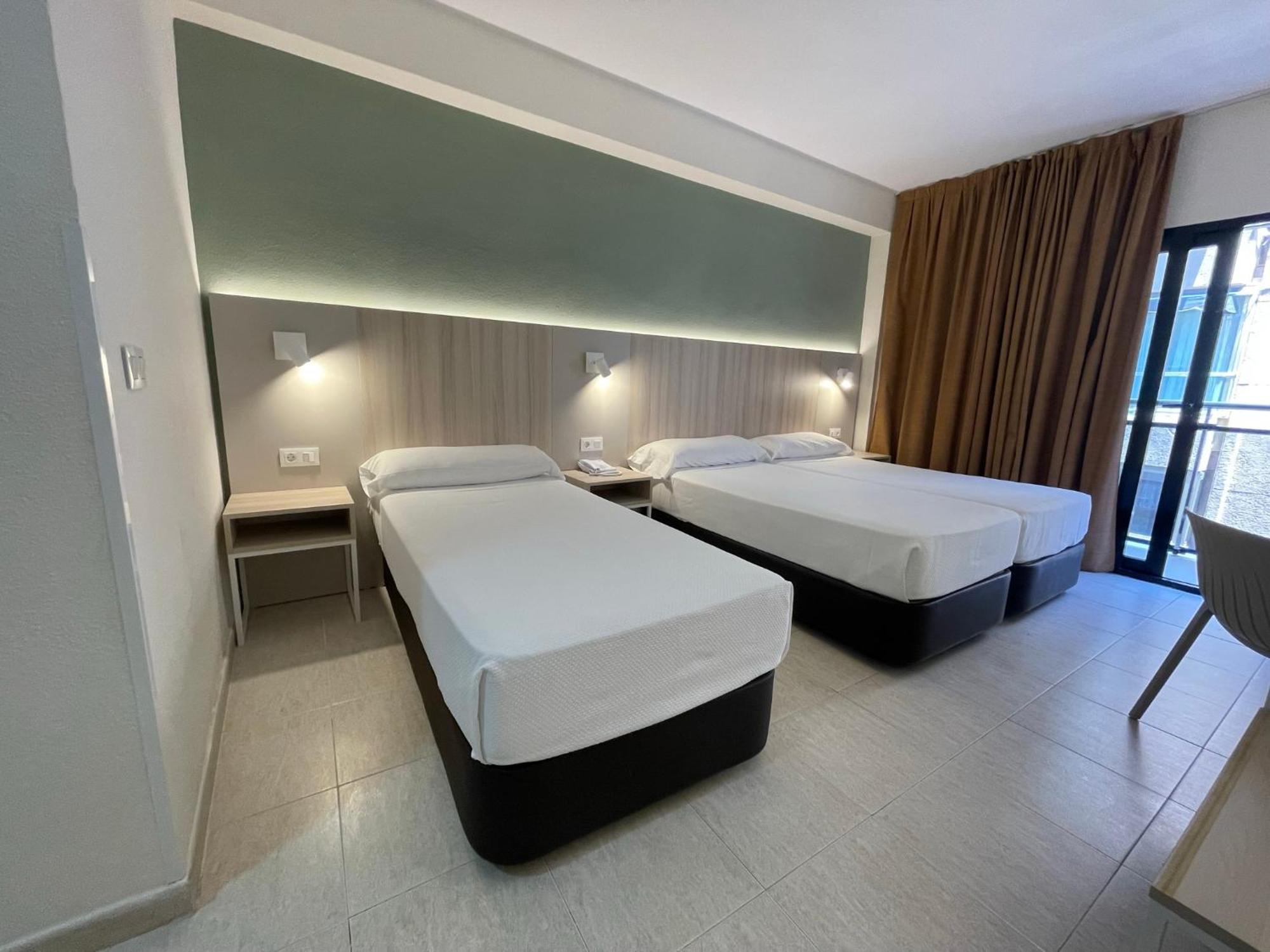 Double or Twin Room Sea View