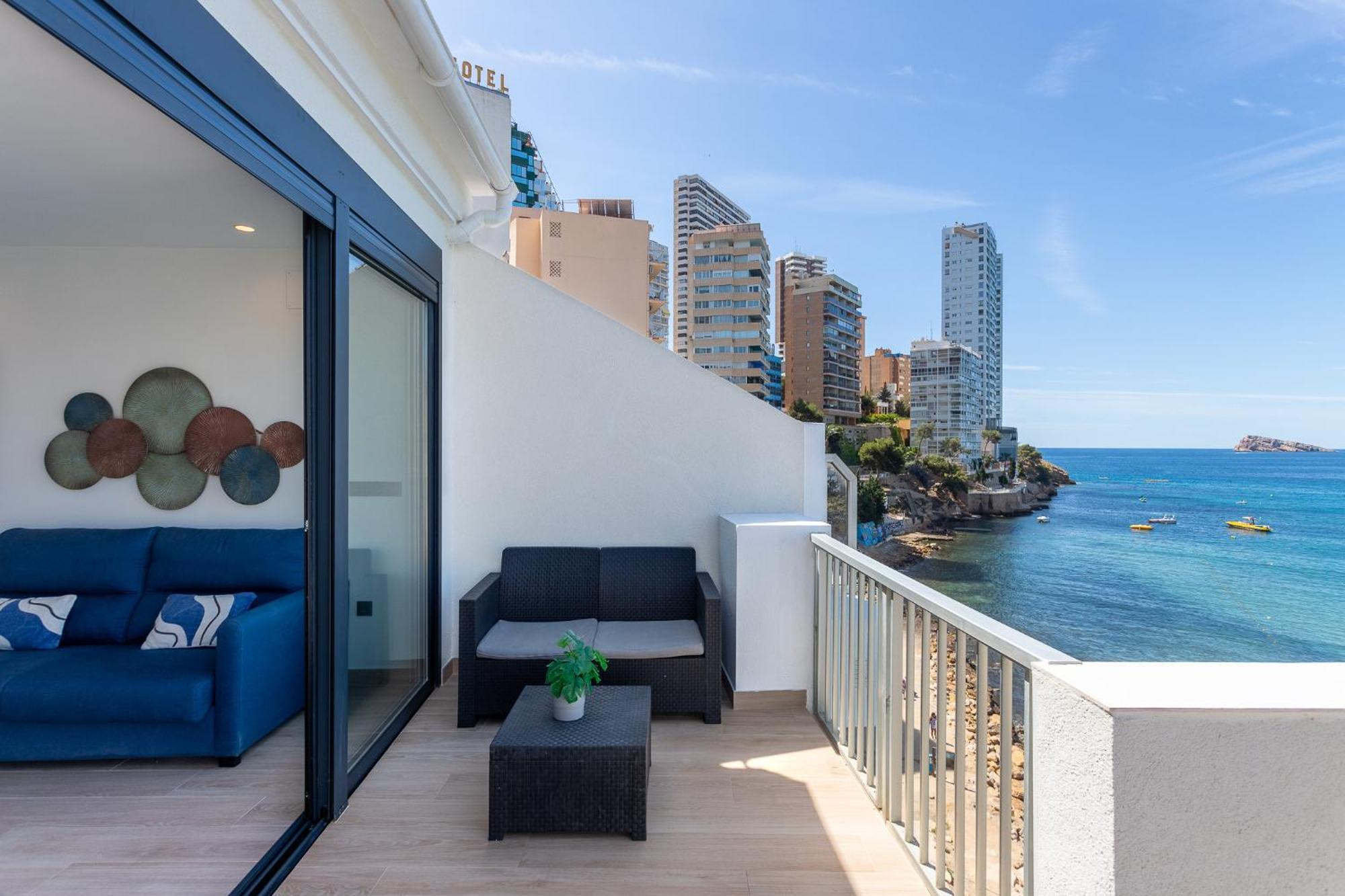 One-Bedroom Apartment Balcony Sea View