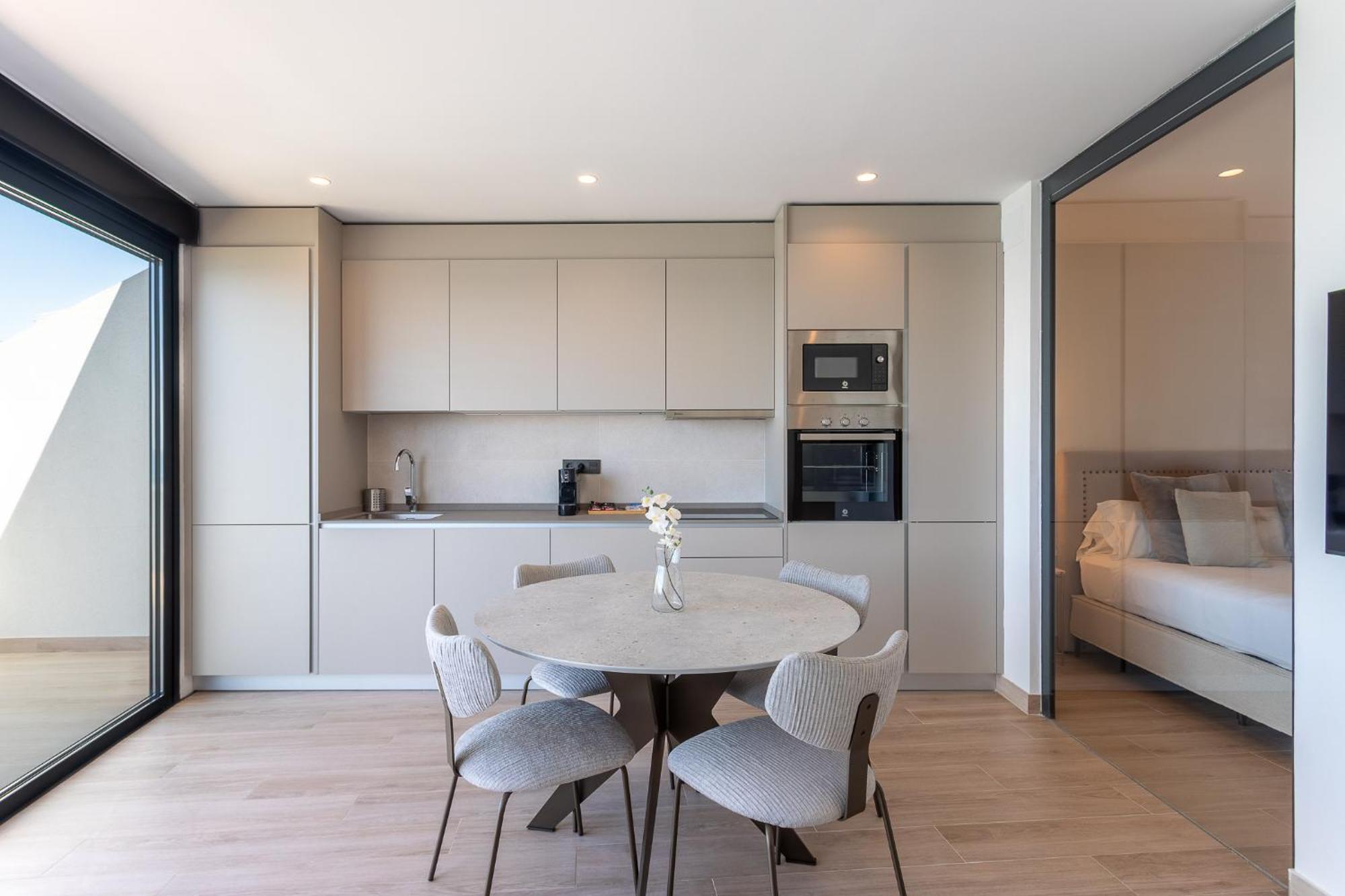 One-Bedroom Apartment Balcony Sea View