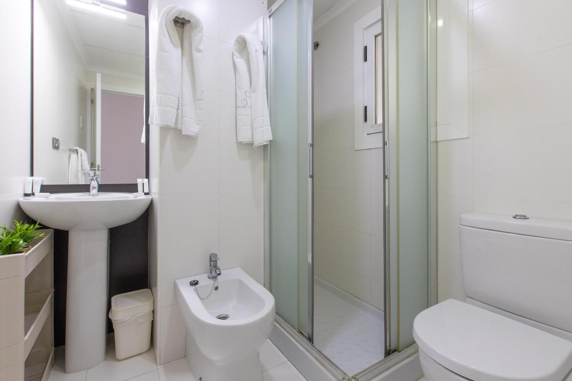 One-Bedroom Apartment City View