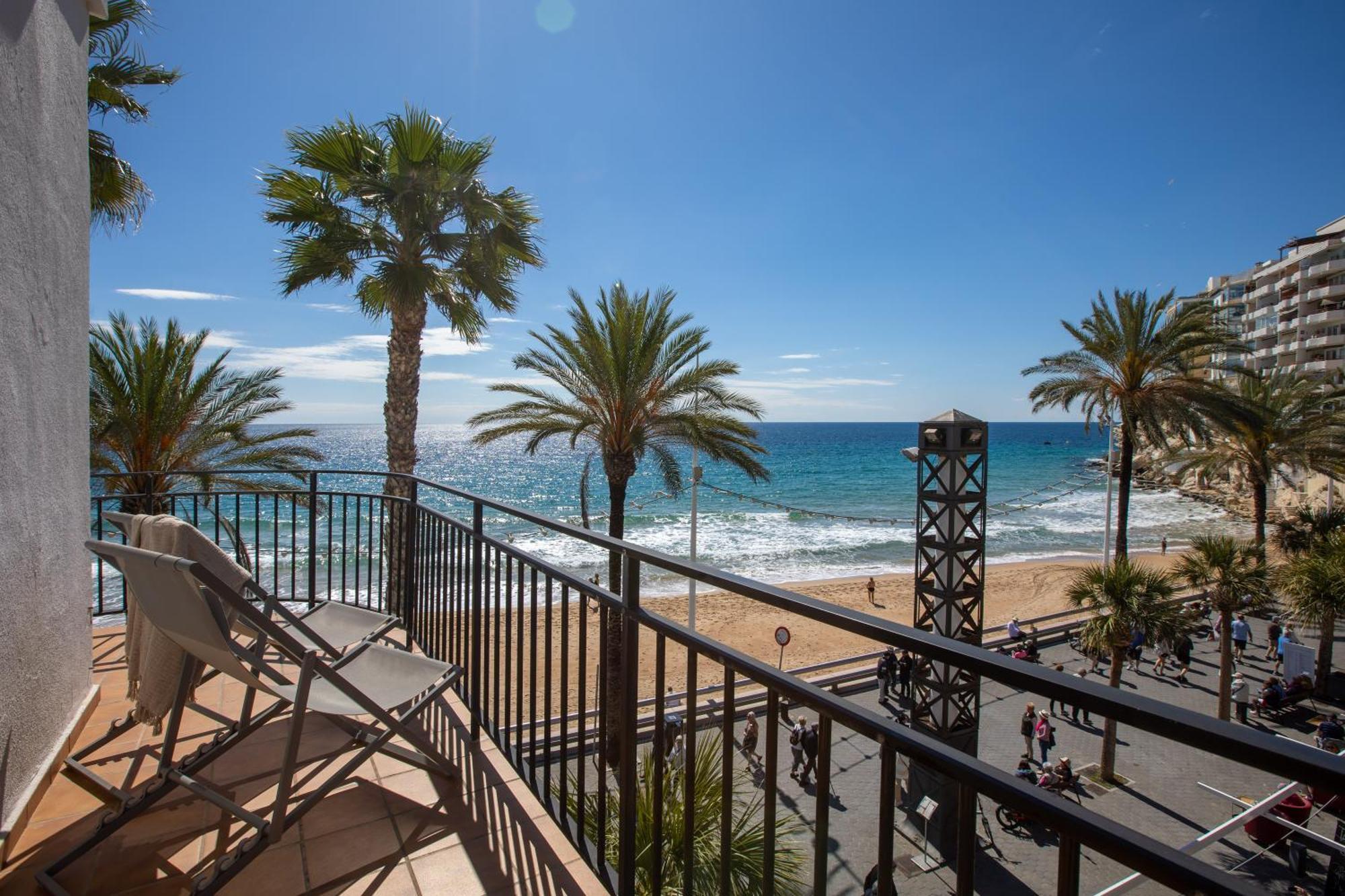 One-Bedroom Apartment Sea View