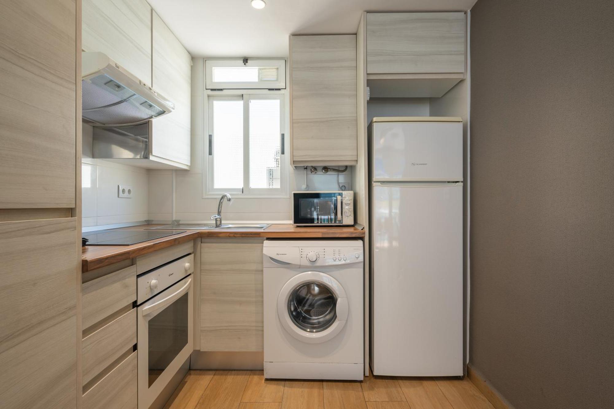 Family Three-Bedroom Apartment Lateral Sea View