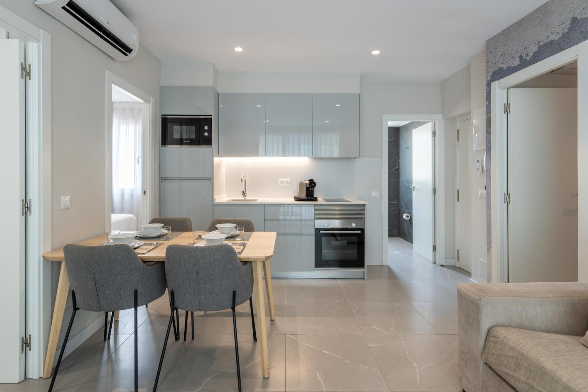 Three-Bedroom Deluxe Apartment