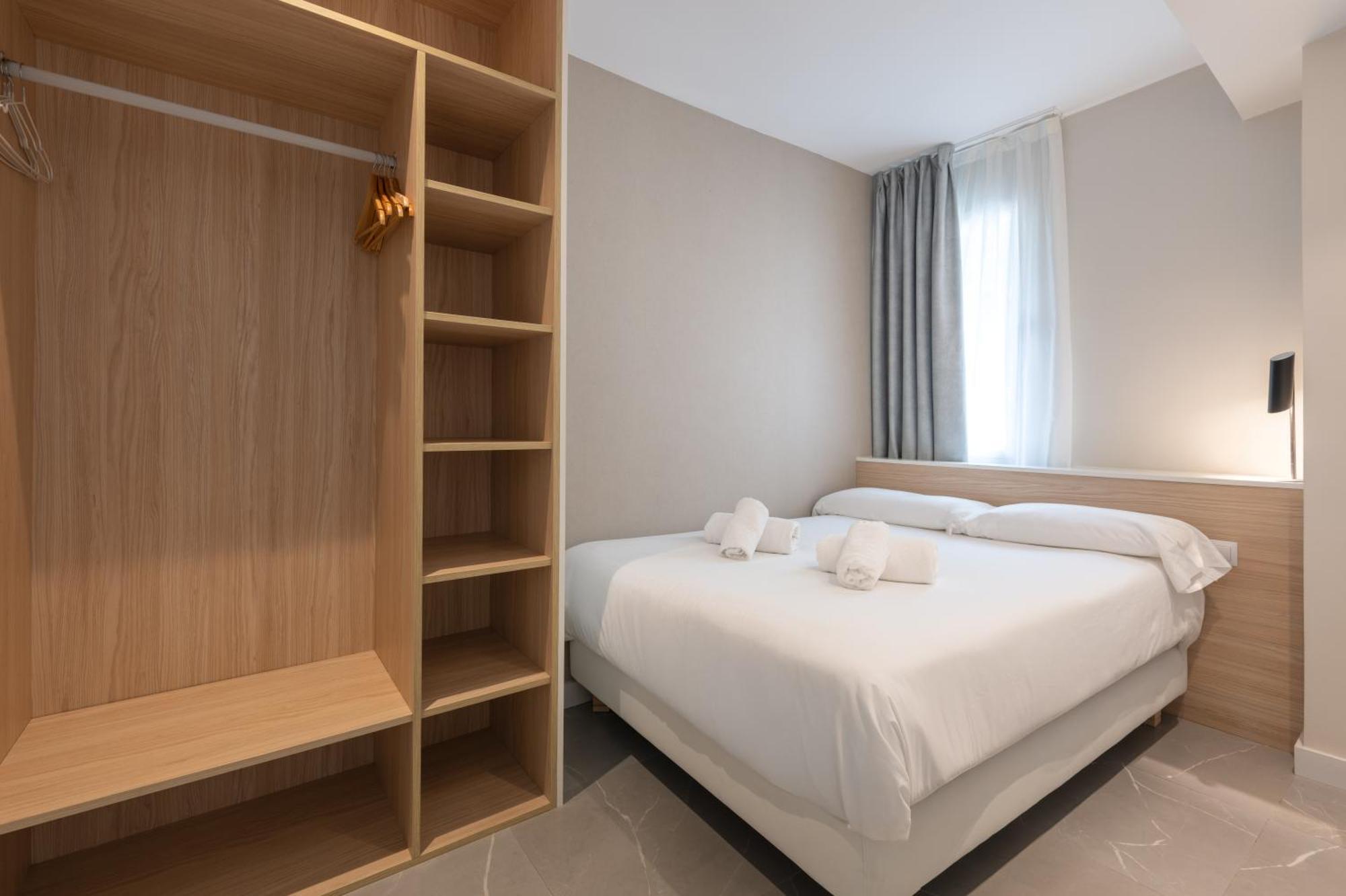 Three-Bedroom Deluxe Apartment