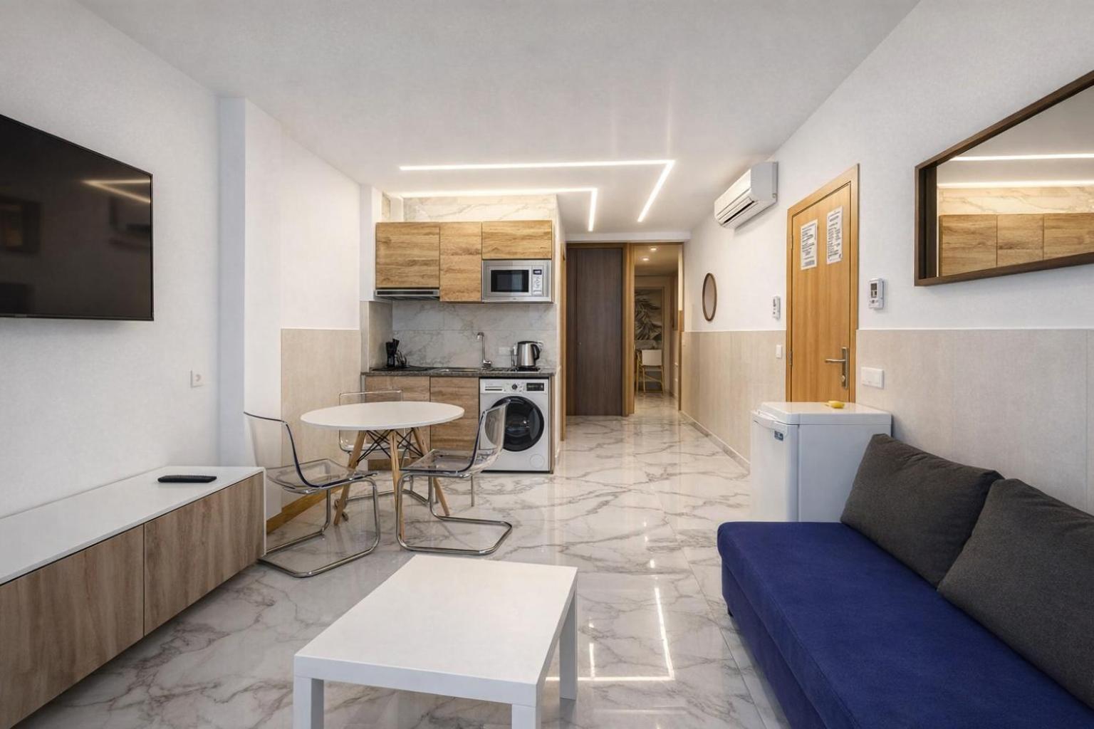 Deluxe One-Bedroom Apartment