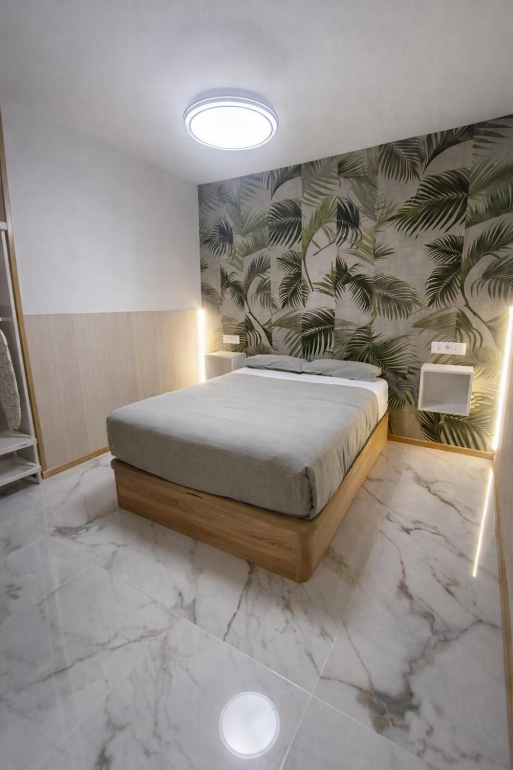 Deluxe One-Bedroom Apartment