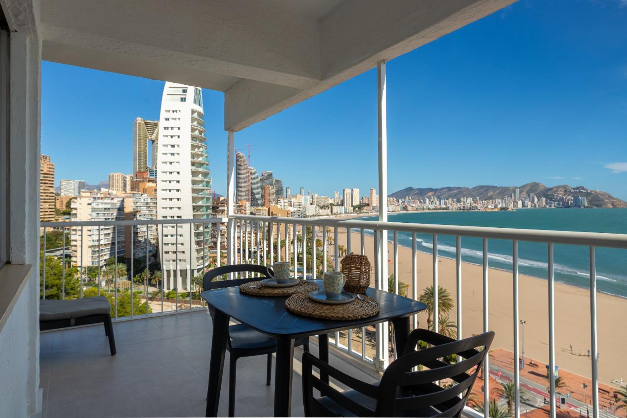 Estudio Panoramico con vistas al mar