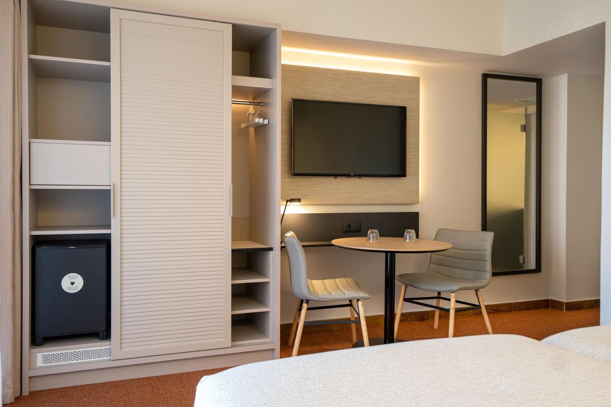 The INNSIDE Room