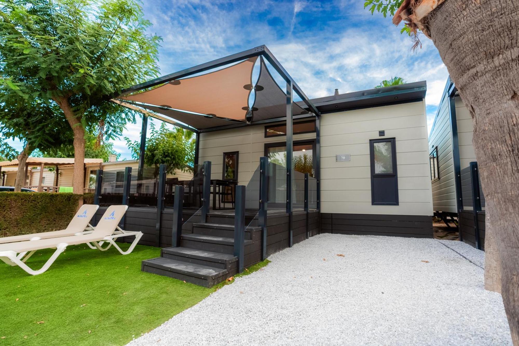 Deluxe Bungalow