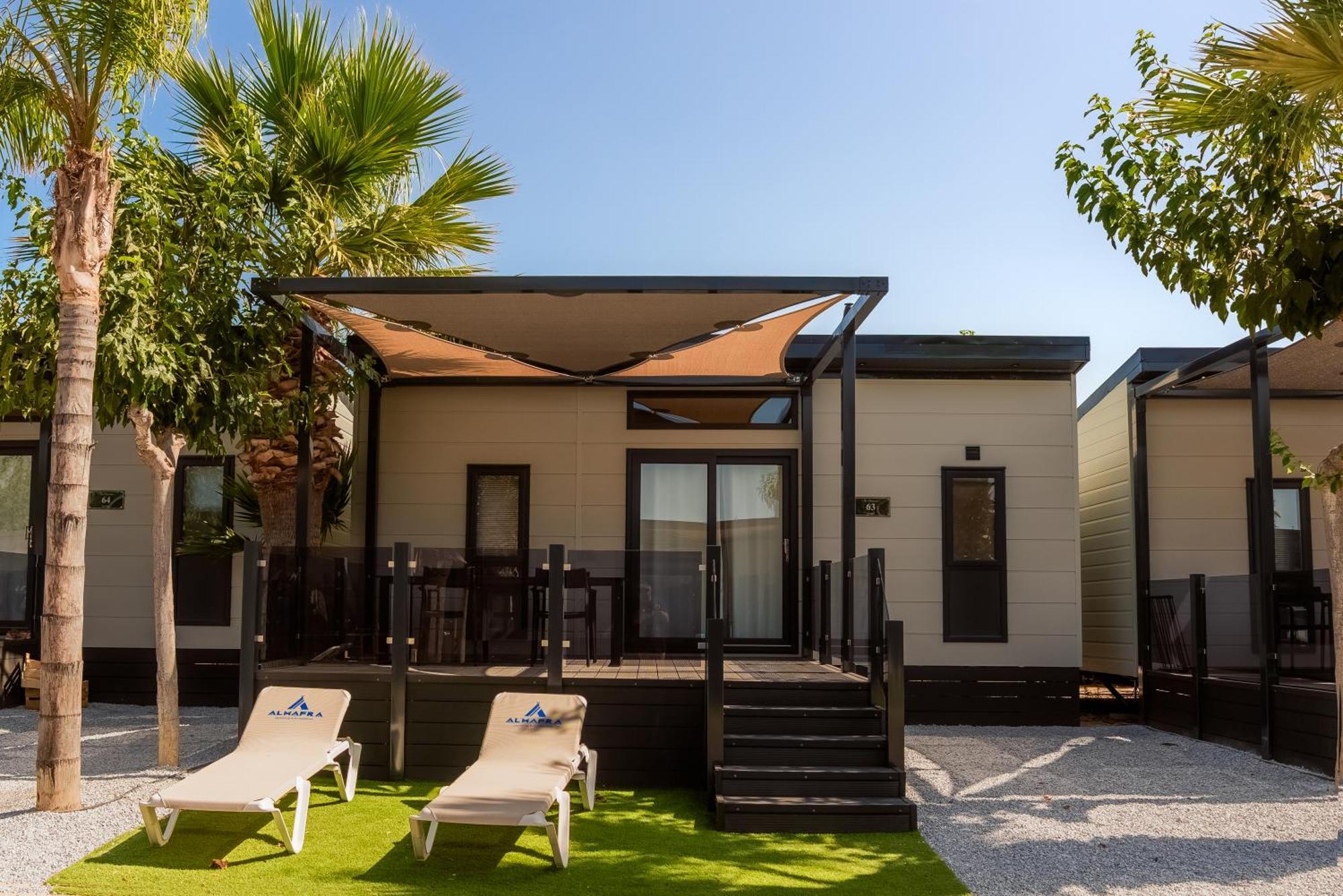 Deluxe Bungalow