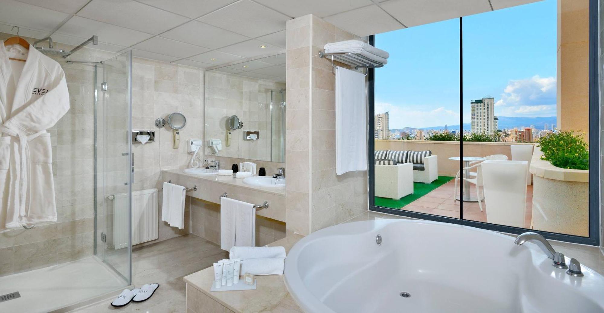 The Level Junior Suite Executive Lounge Access