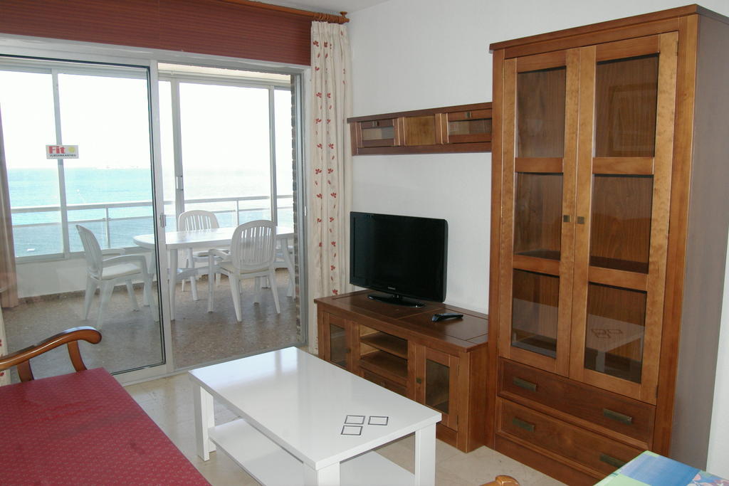 One-Bedroom Apartment Sea View