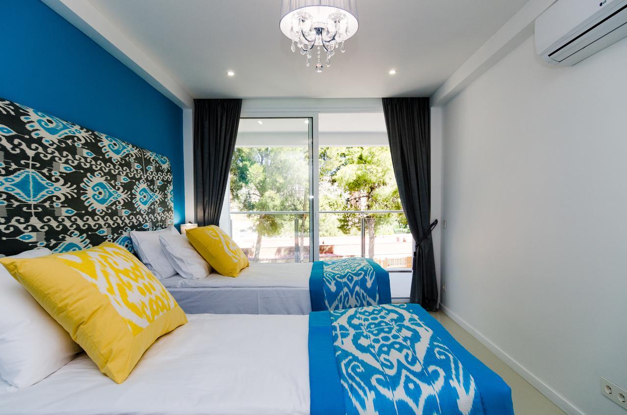 One Bedroom apartment one large or two single beds