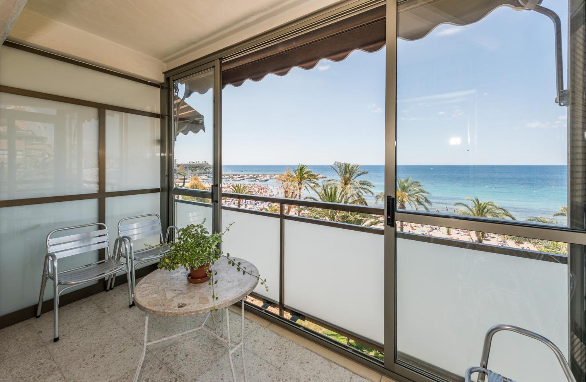 One-Bedroom Apartment Sea View