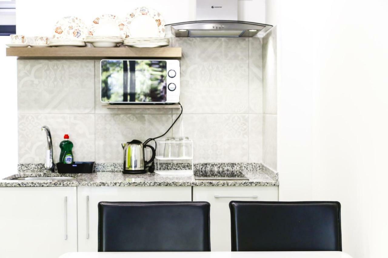 One Bedroom apartment one large or two single beds