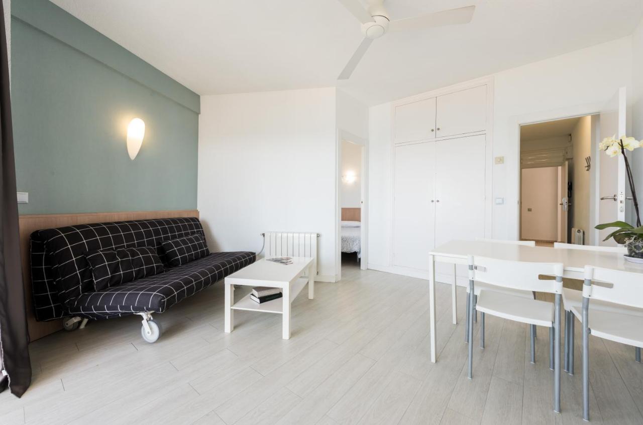 One-Bedroom Apartment Sea View