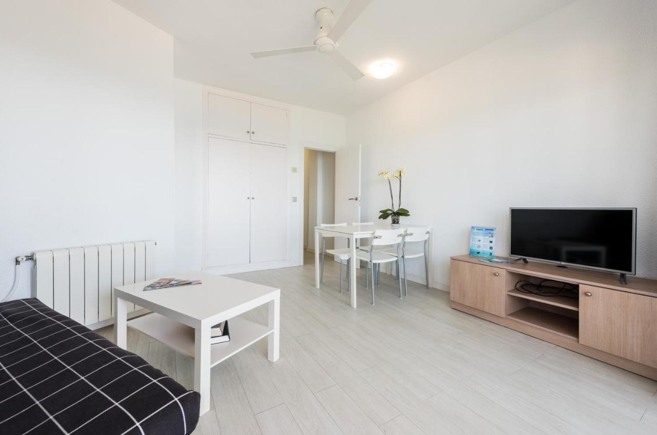 One-Bedroom Apartment Sea View