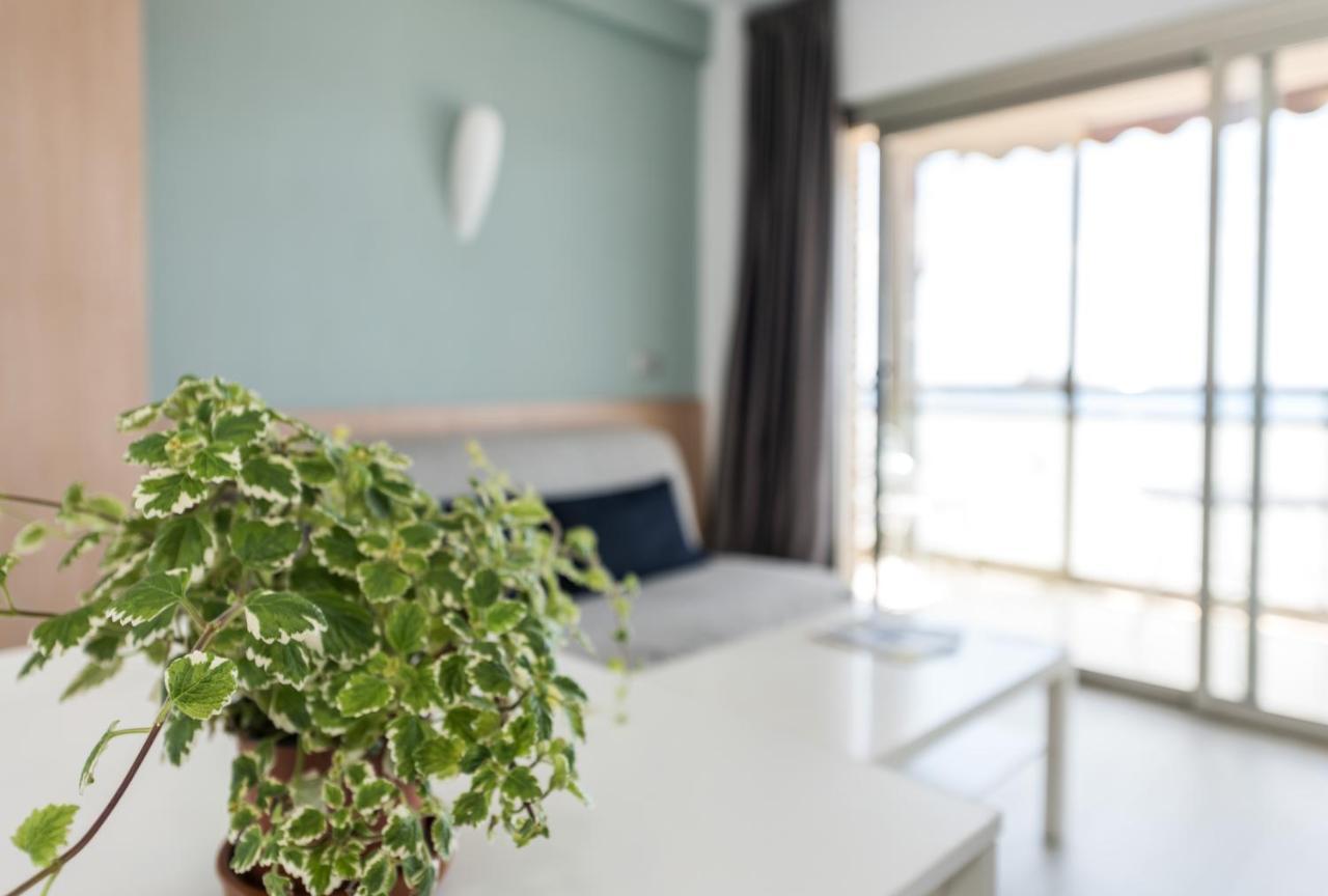 Two-Bedroom Apartment Sea View