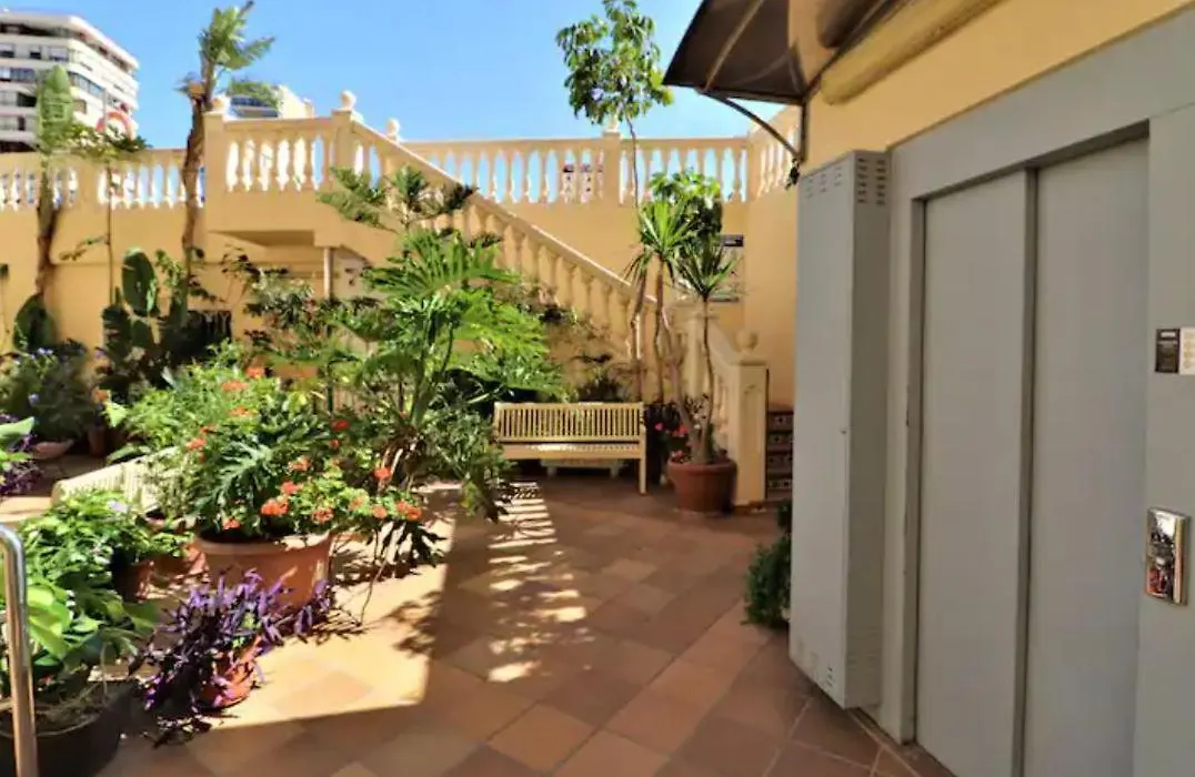 Precioso apartamento a estrenar en primera línea de playa-1