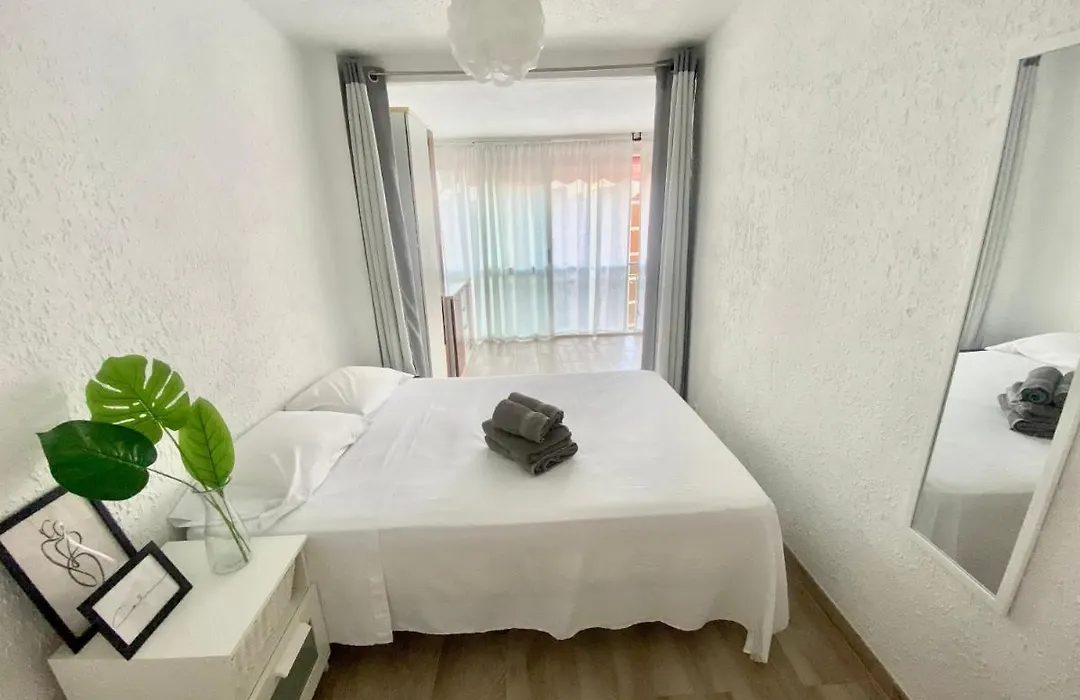 Apartamento con piscina y garaje, Playa a 10 min-1