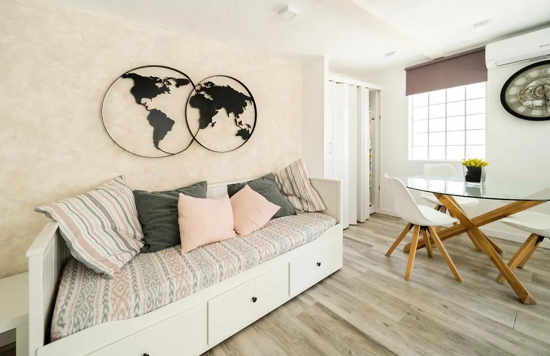 Apartamento ALMA con terreno privado y parking compartido - a 800m de Playa Poniente-1