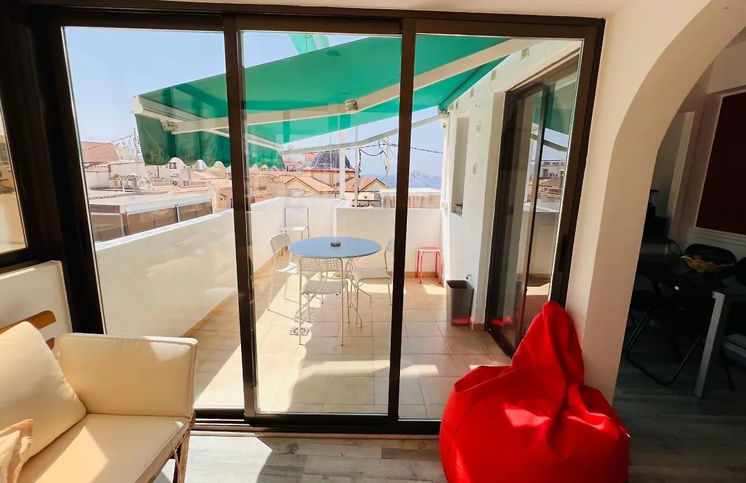 Ático con vistas en el casco antiguo de Benidorm-1