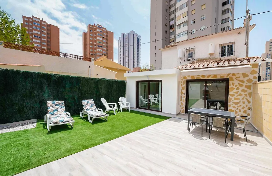 Casa LOMA con terreno privado y parking compartido - a 800m de Playa Poniente-1