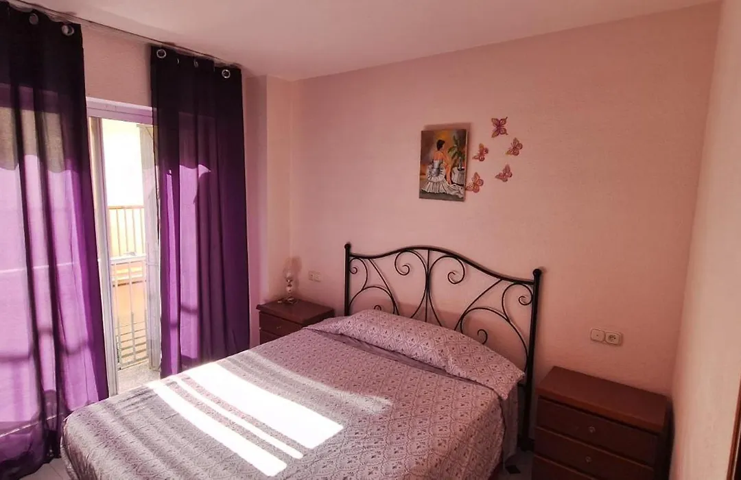 Apartamentos Casa May 1- Centro Benidorm-Solo Mayores De 30 Anos Y Familias-1