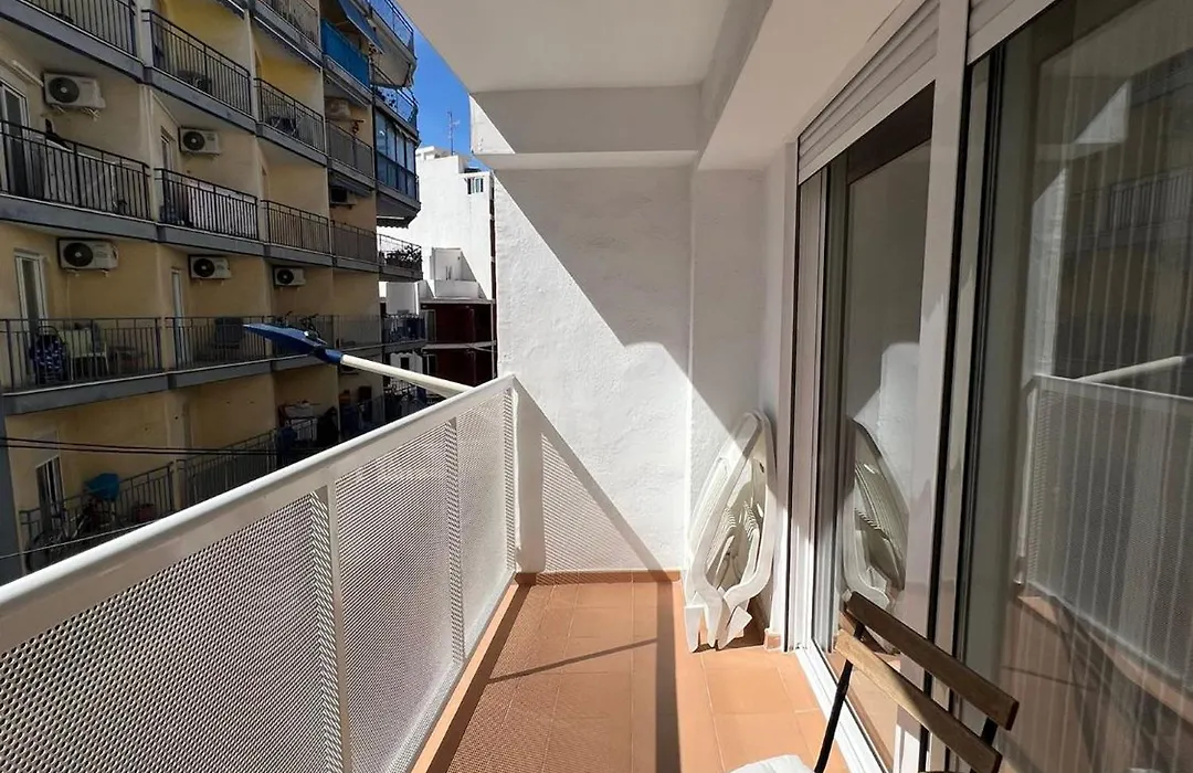 Precioso apartamento de 2 habitaciones recién reformado en Benidorm-1
