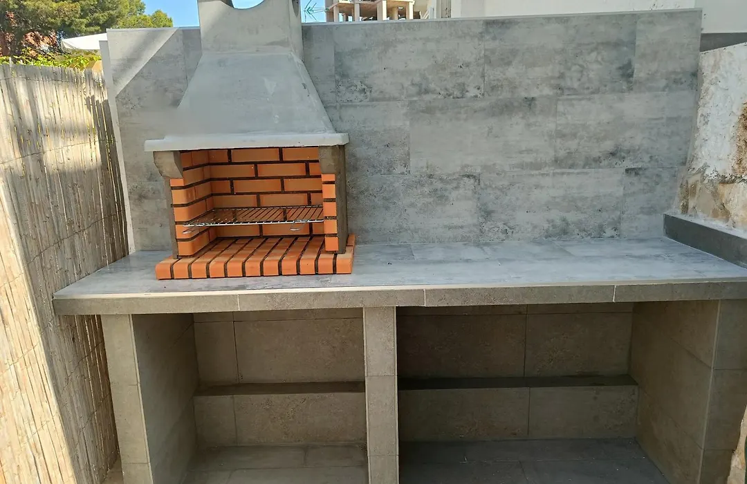 Casa MYA con terreno privado y parking compartido - a 800m de Playa Poniente-1