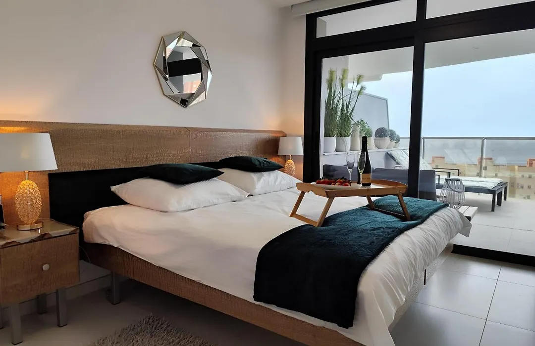 Sunset Cliffs Residence By Leo Apartments-1