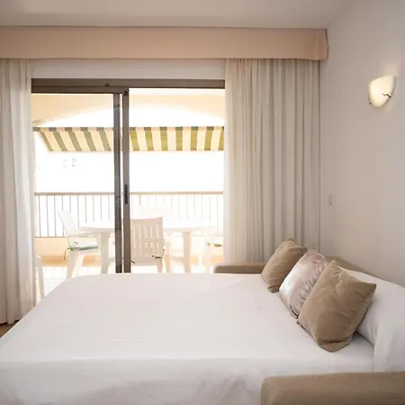 Apartamentos Maria Cristina Beach-2