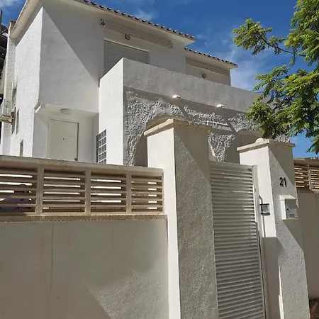 Casa MYA con terreno privado y parking compartido - a 800m de Playa Poniente-2