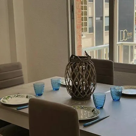 Apartamento céntrico y en primera línea de playa-3