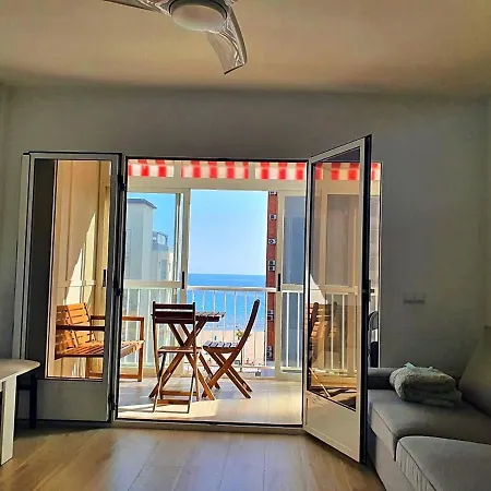 First Line Apartment With 3 Bedrooms And Seaviews-3