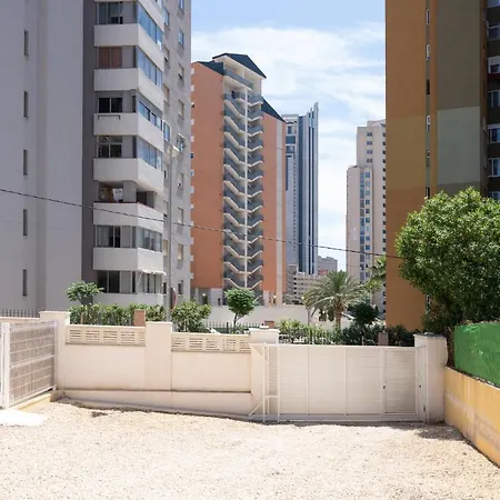 Apartamento ALMA con terreno privado y parking compartido - a 800m de Playa Poniente-3
