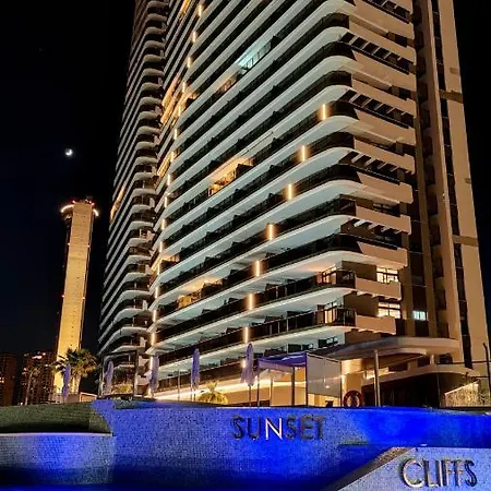 Sunset Cliffs Modern Apartment-2
