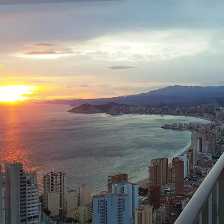 Benidorm Sky 42 - 3-Bedroom Penthouse On The 42Nd Floor With Sea Views-2