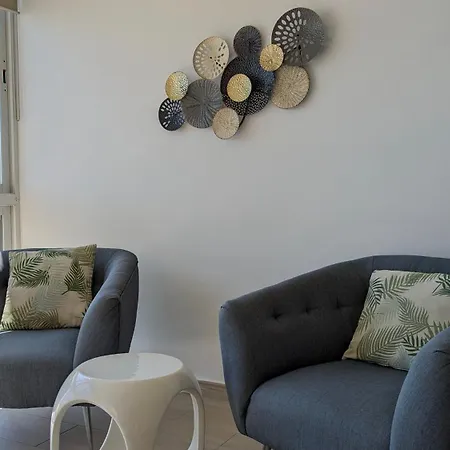 Esmeralda Sea Front Apartment-2