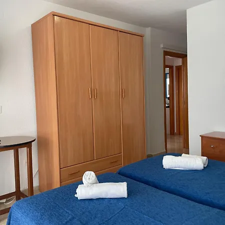 Apartamento de dos dormitorios en Kennedy 1-2