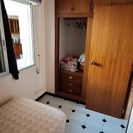 Apartamentos Casa May 1- Centro Benidorm-Solo Mayores De 30 Anos Y Familias-3